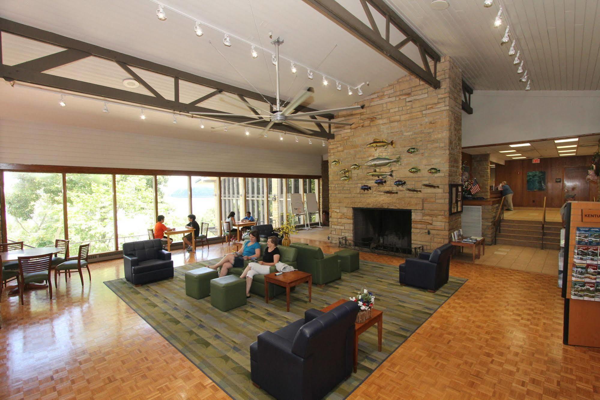 Lake Cumberland State Resort Park Jamestown Exterior foto